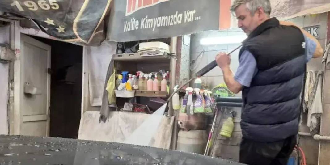 Sıcaklığın artması oto yıkamacılara yaradı! İşleri 2 kat arttı 4